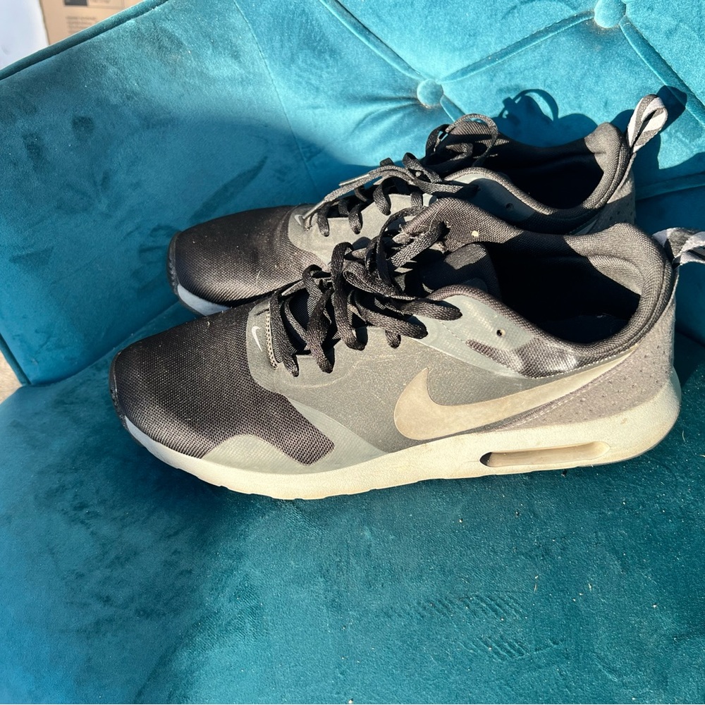 Men Nike Air Max Tavas Black Gray
Visit
Size US 11